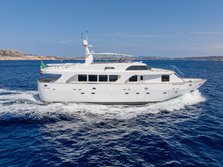 Luxury Yacht for rent Olbia at the best price