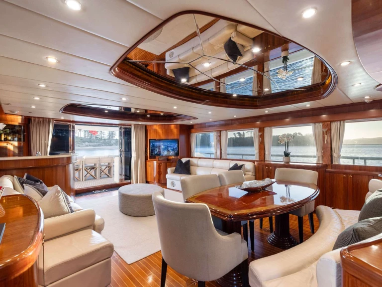 Luxury Yacht rental with or without captain Johnson Auckland