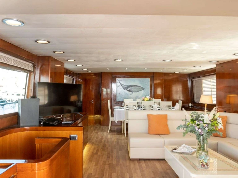 Luxury Yacht for rent Athens at the best price