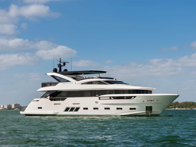 Luxury Yacht rental with or without captain Custom Fort Lauderdale