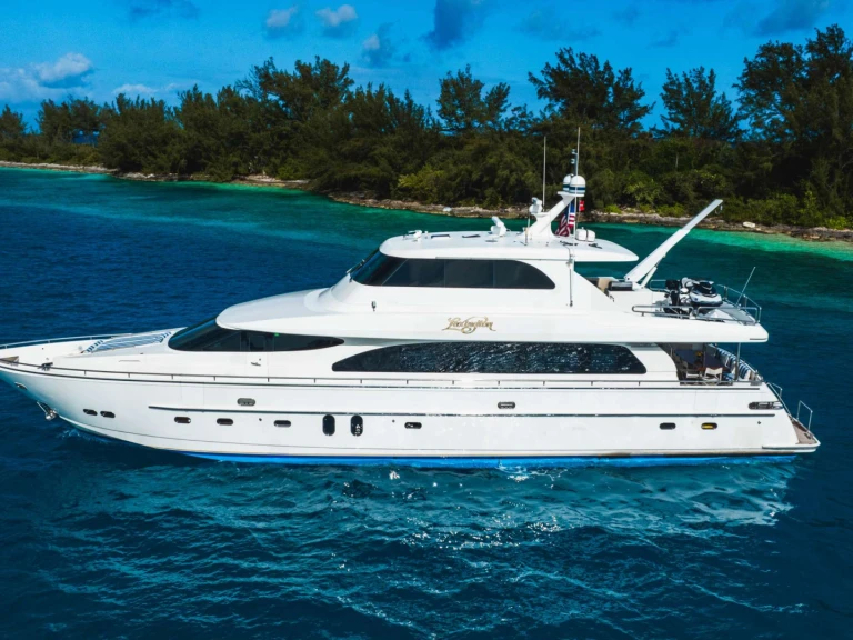 Luxury Yacht rental in New England - Horizon Lexington