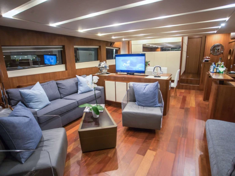 Boat rental Aicon Italian Yacht 85 in Miami on Samboat