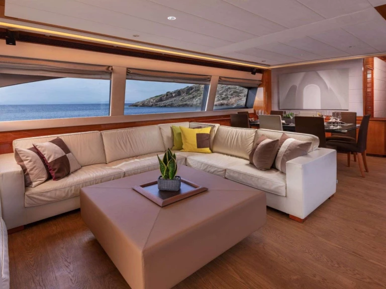 Luxury Yacht for rent Athens at the best price