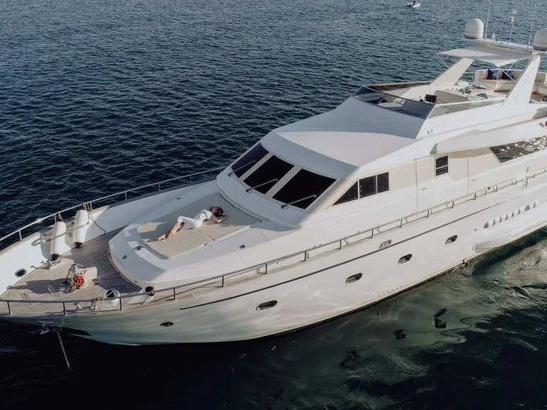 Luxury Yacht rental with or without captain Versilcraft Gouvia