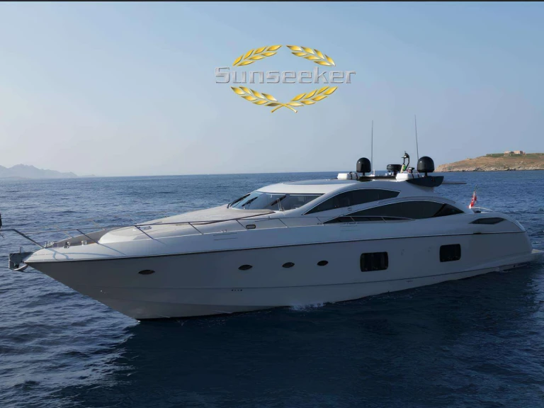 Luxury Yacht for rent Poltu Quatu at the best price
