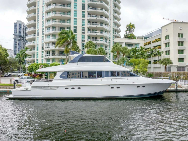 Bareboat Rental Luxury Yacht Lazzara with a boat licence
