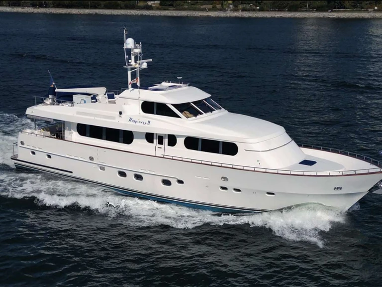 Luxury Yacht for rent Victoria at the best price