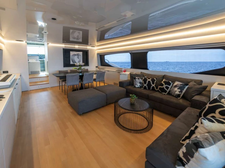 Luxury Yacht rental with or without captain Posillipo Athens