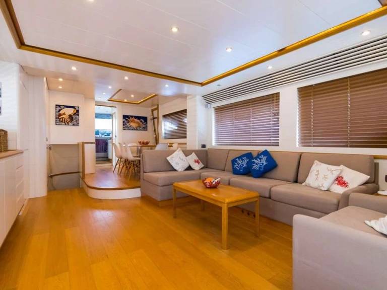 Luxury Yacht for rent Sorrento at the best price