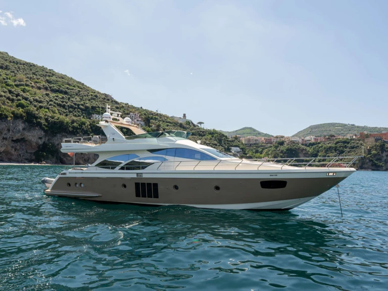 Luxury Yacht rental in Castellammare di Stabia - Azimut FOREVER ROSANNA 