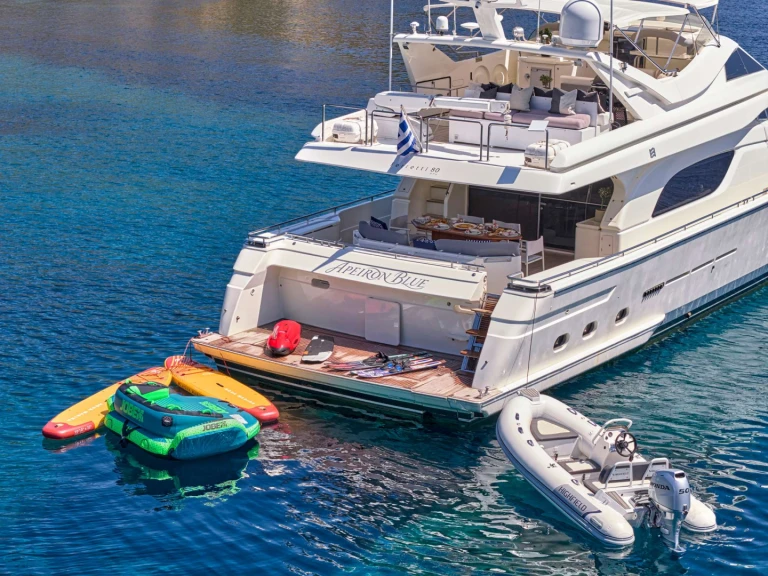 Boat rental Ferretti APEΙRON BLUE in Lávrio on Samboat