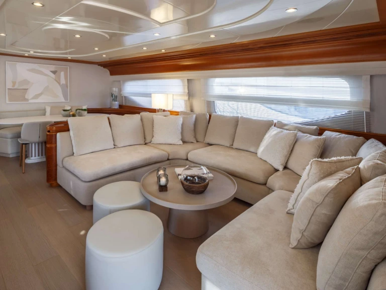 Luxury Yacht rental in Greece - Posillipo VA BENE