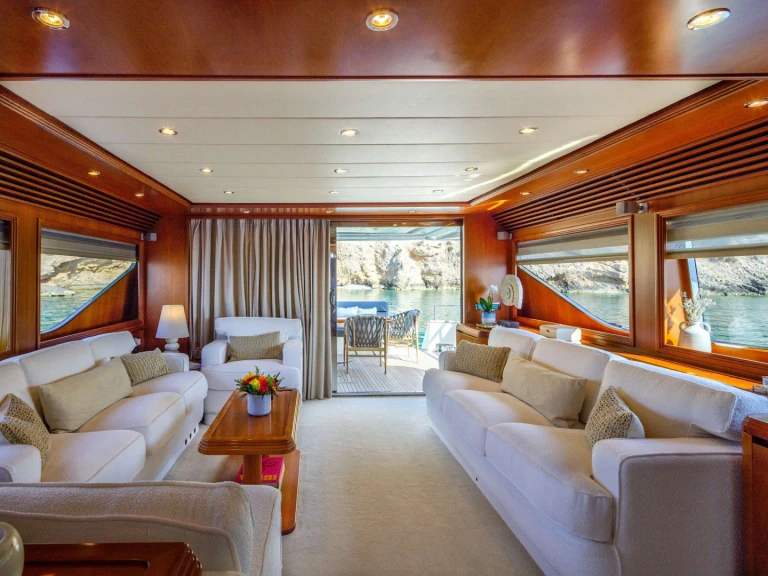 Luxury Yacht for rent Athens at the best price