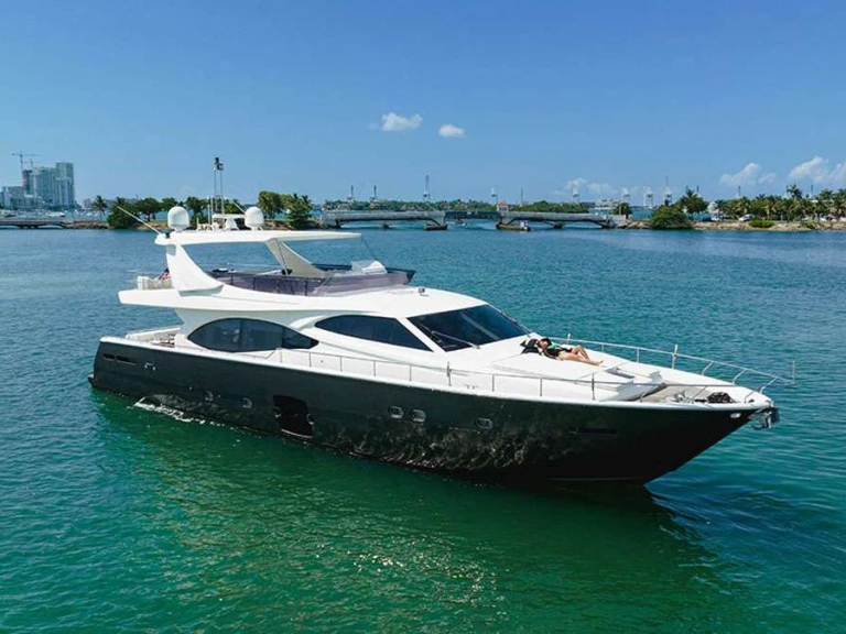 Boat rental Ferretti Twe11ve in Miami on Samboat