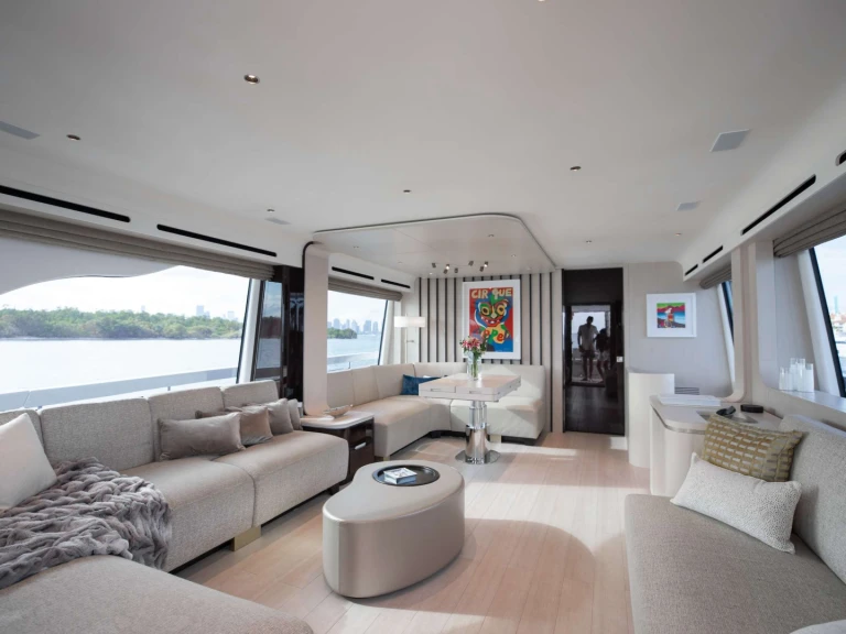 Luxury Yacht rental with or without captain Azimut Aventura