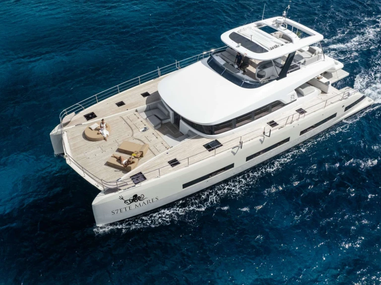 Luxury Yacht rental in Scrub Island - Lagoon SIETE MARES
