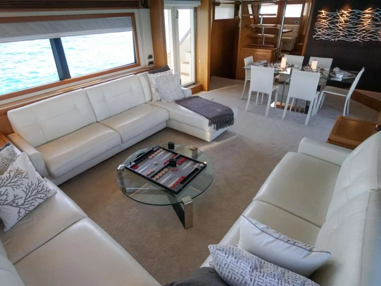 Bareboat Rental Luxury Yacht Mochi with a boat licence