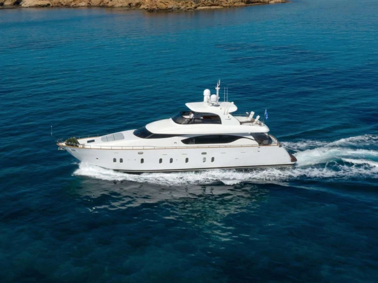 Bareboat Rental Luxury Yacht Maiora with a boat licence