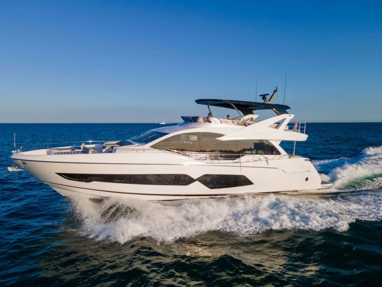 Luxury Yacht for rent Miami at the best price