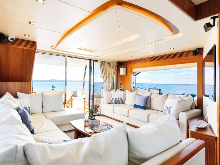 Rent a Sunseeker GRACE XI Athens