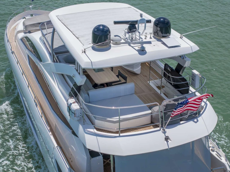 Luxury Yacht rental in Bahamas - Sunseeker Helios
