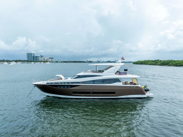 Luxury Yacht for rent Nassau at the best price