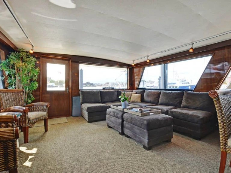 Luxury Yacht rental with or without captain Hatteras Seattle