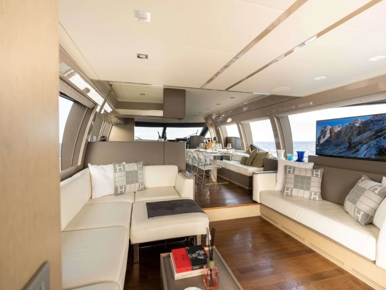 Luxury Yacht for rent Naples at the best price