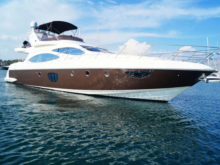 Luxury Yacht rental in Athens - Azimut CHILL OUT II