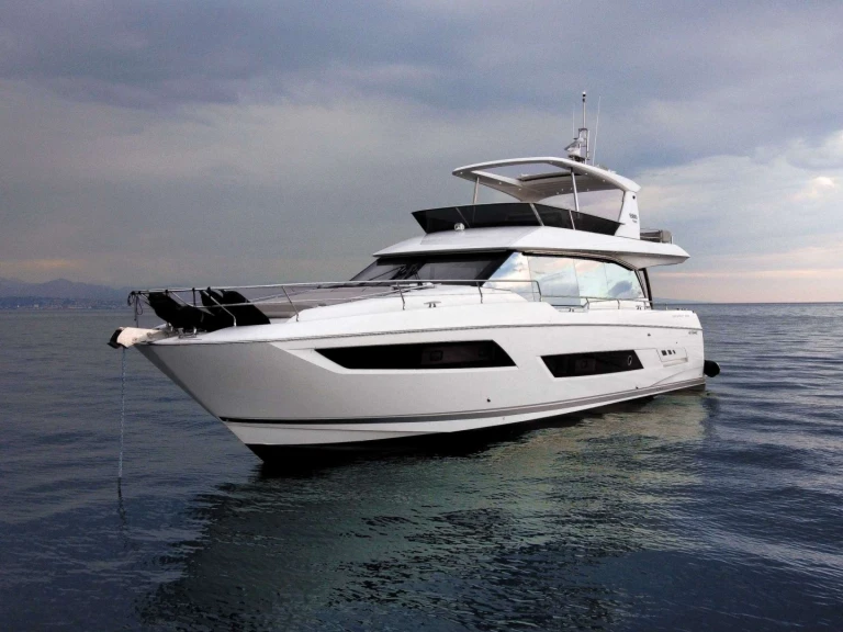 Prestige Yachts Romy One in French Riviera on SamBoat
