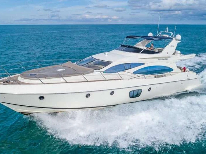 Boat rental Azimut EVOLUTION in Greece on Samboat