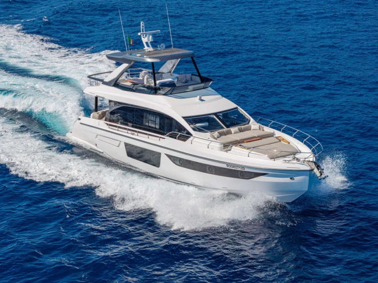 Luxury Yacht for rent Riposto at the best price