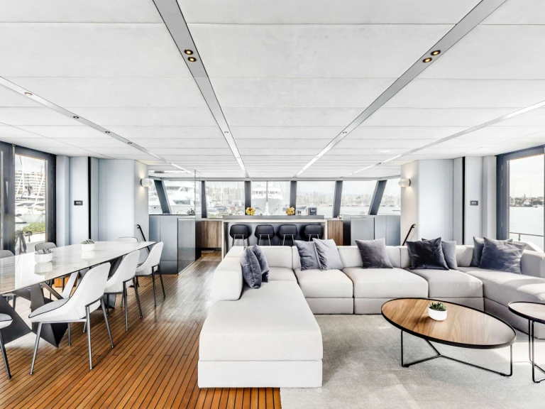 Luxury Yacht for rent Nassau at the best price
