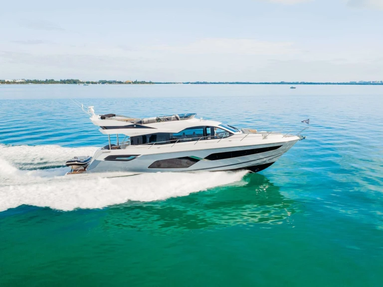 Luxury Yacht rental with or without captain Sunseeker Chicago