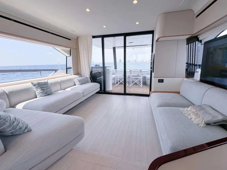 Luxury Yacht rental with or without captain Azimut Miami