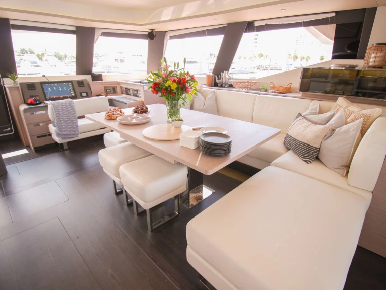 Boat rental Fountaine Pajot PRINCESS MILA in Nassau on Samboat