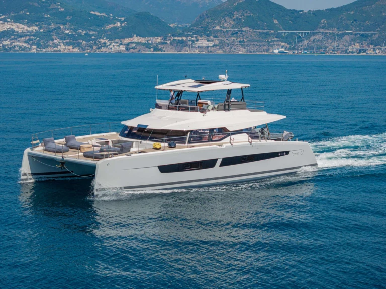 Bareboat Rental Luxury Yacht Fountaine Pajot with a boat licence