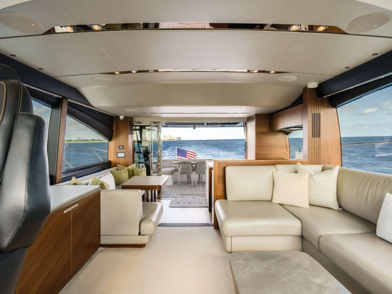 Luxury Yacht for rent Sag Harbor Cove at the best price