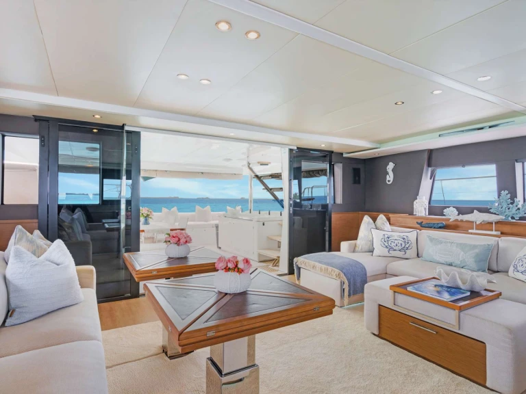 Luxury Yacht rental in Nassau - Lagoon Playtime