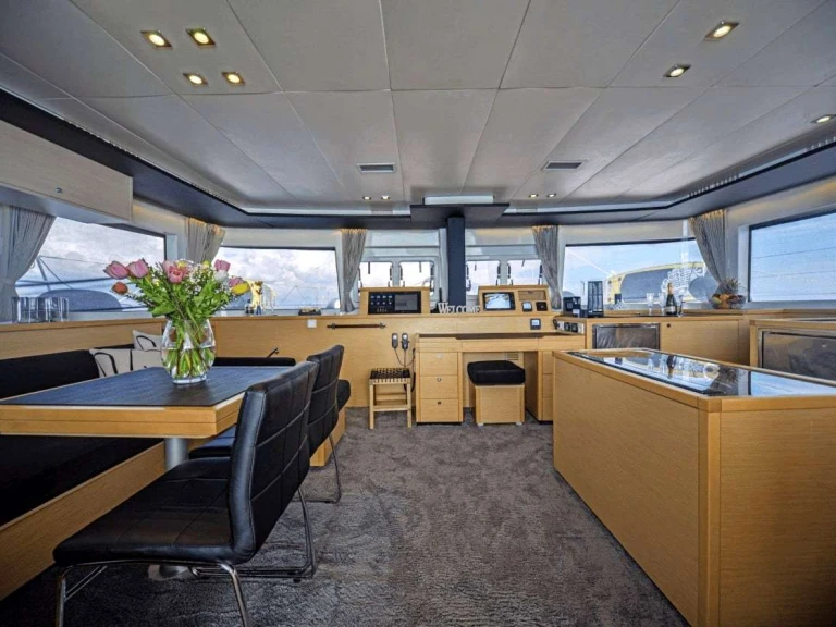Bareboat Rental Luxury Yacht Lagoon with a boat licence