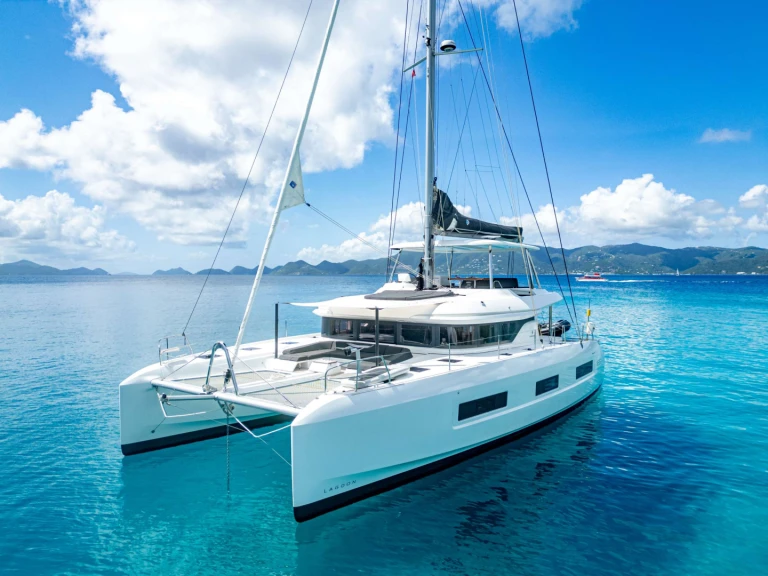 Luxury Yacht for rent Athens at the best price
