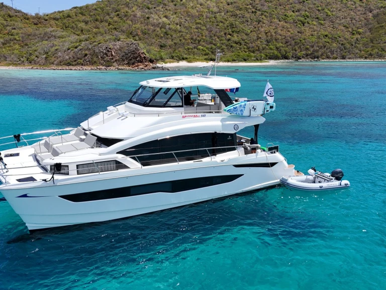 Bareboat Rental Luxury Yacht Aquila with a boat licence