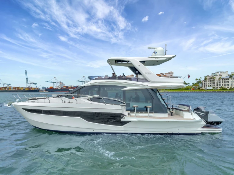 Galeon Infinity in Miami on SamBoat