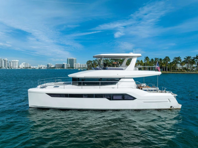 Boat rental Leopard Inner Peace in Miami on Samboat