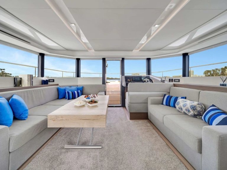 Luxury Yacht rental with or without captain Leopard Miami