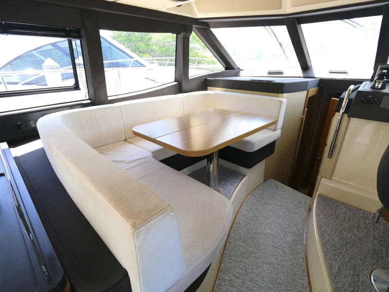 Yacht charter Miami cheap Caprice