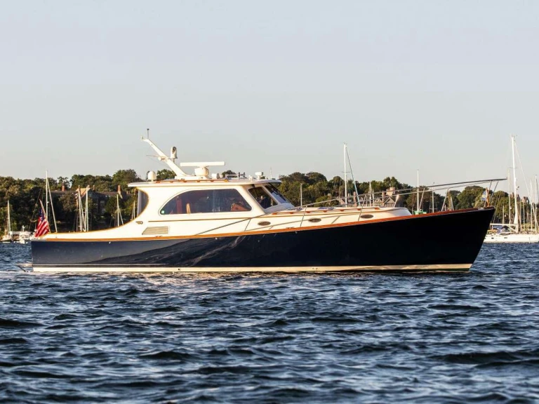 Boat rental Hinckley MERLIN in Oyster Bay on Samboat