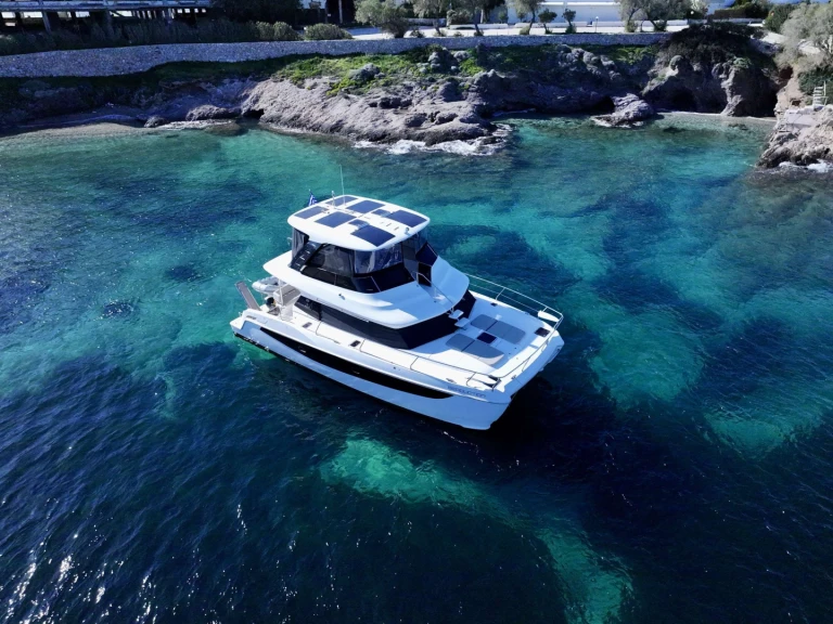 Aquila Seaduction in Lávrio on SamBoat