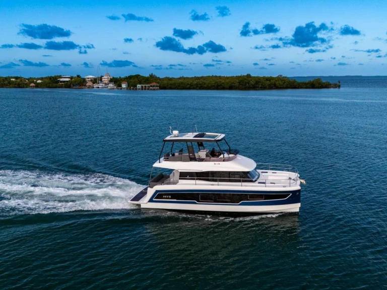 Luxury Yacht rental in Belize - Fountaine Pajot FASCHING