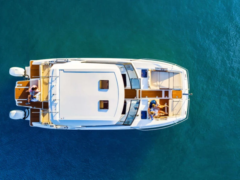 Luxury Yacht for rent Sardinia at the best price